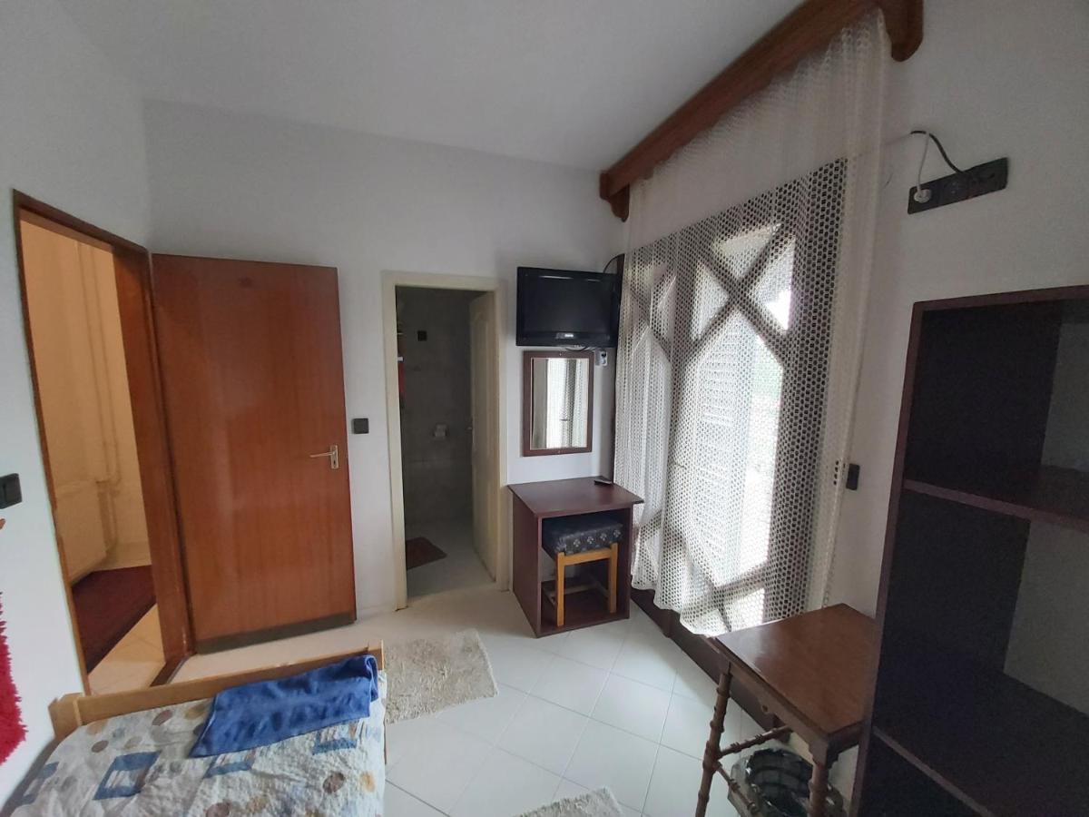 Valcsics Villa Panzio Pécs Eksteriør bilde